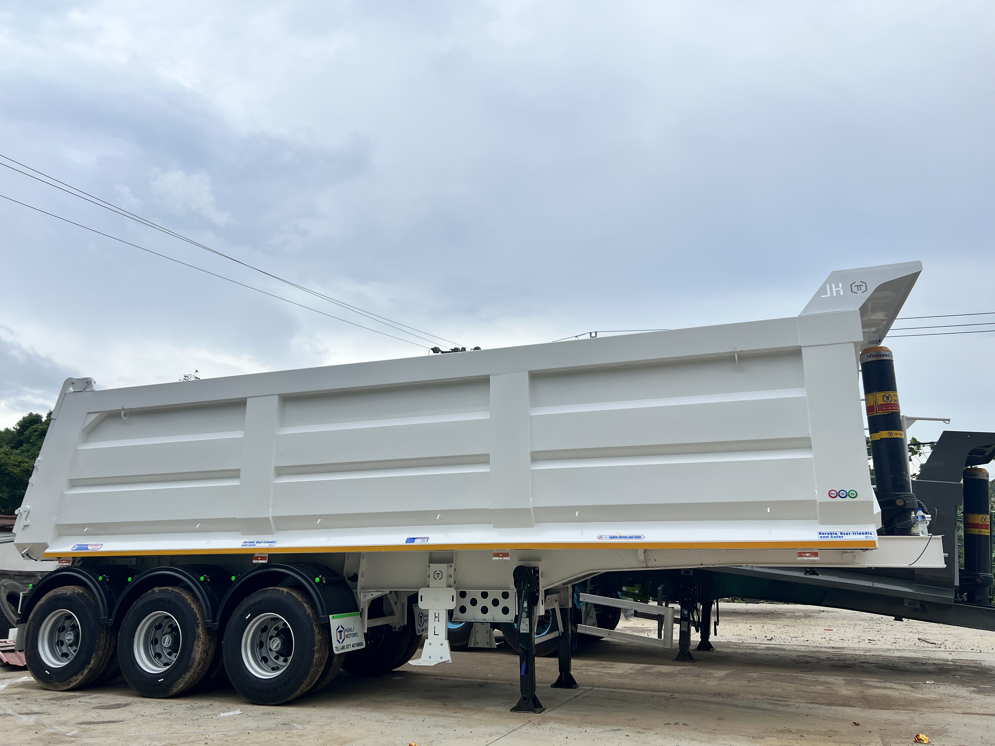 tipping trailer 05.jpg