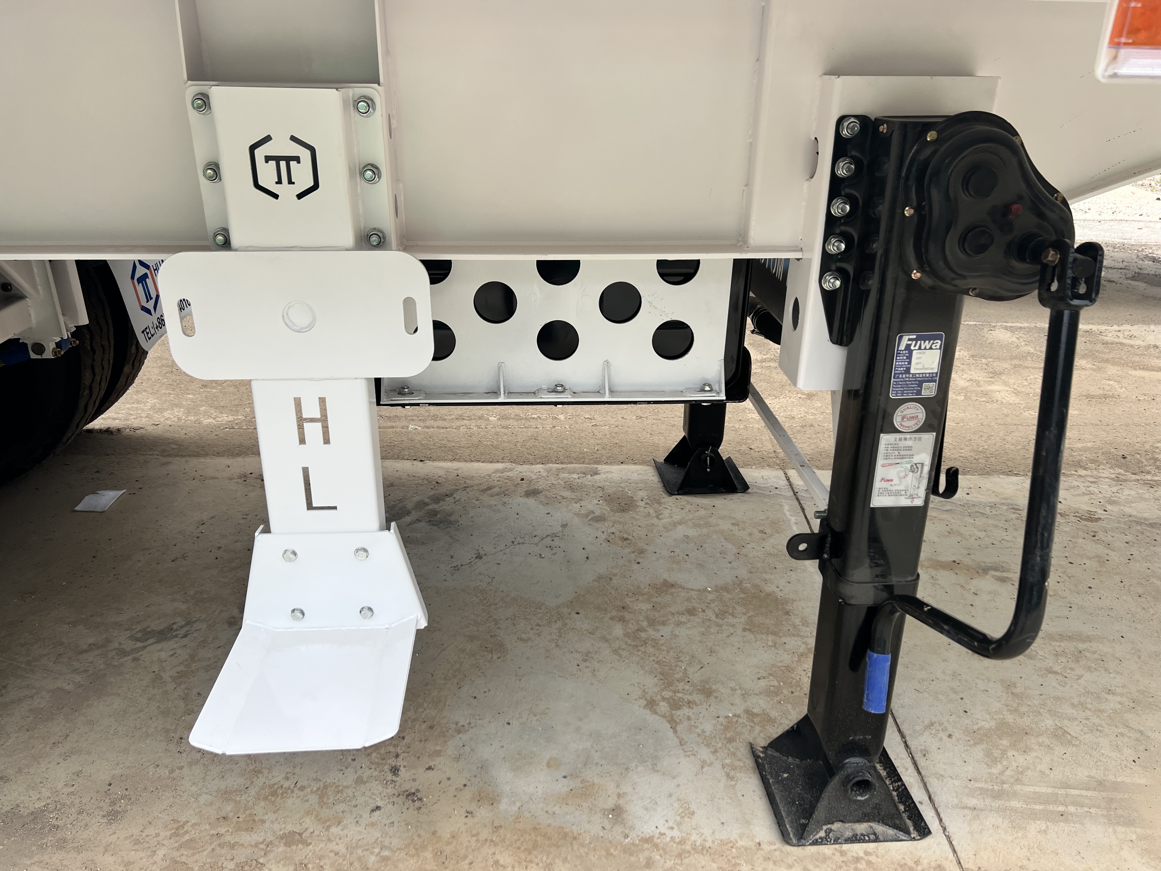 tipping trailer 07.jpg
